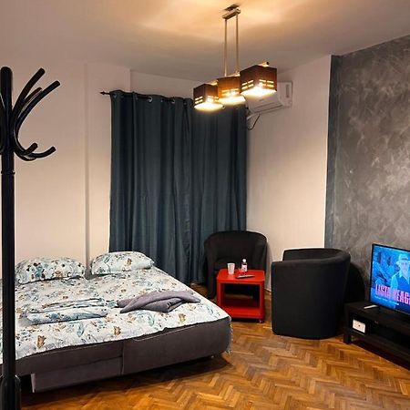 Emi Apartaments Bucarest Esterno foto