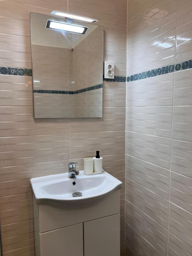 Emi Apartaments Bucarest Esterno foto
